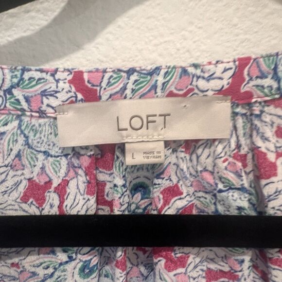LOFT Womens Sz L Pink Floral Tops Chiffon Blouse Button Up Flutter Sleeve Shirt - Picture 3 of 8
